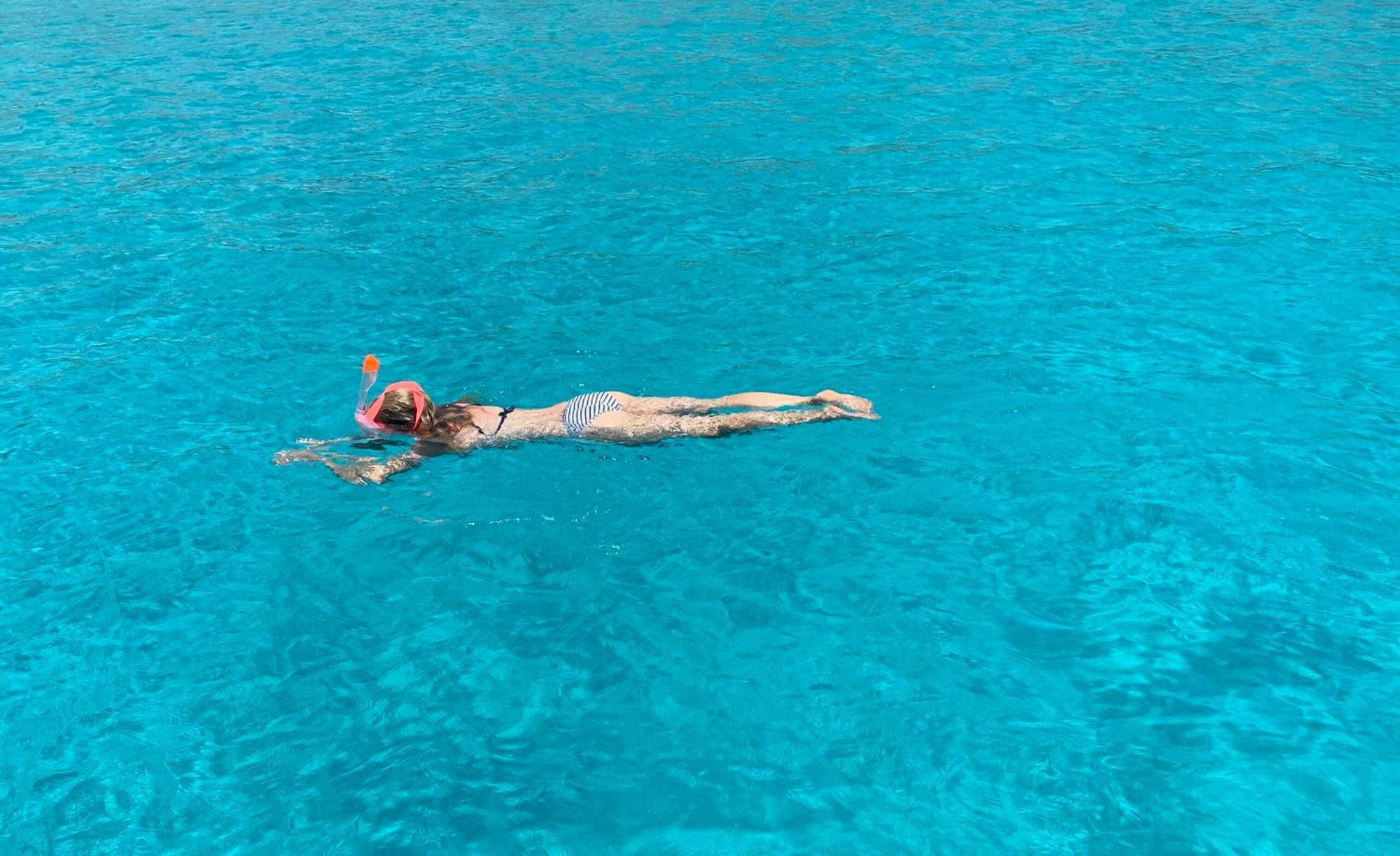 Lovely Hideaway With Pool And White Sand Beach アレナル・デン・カステル エクステリア 写真