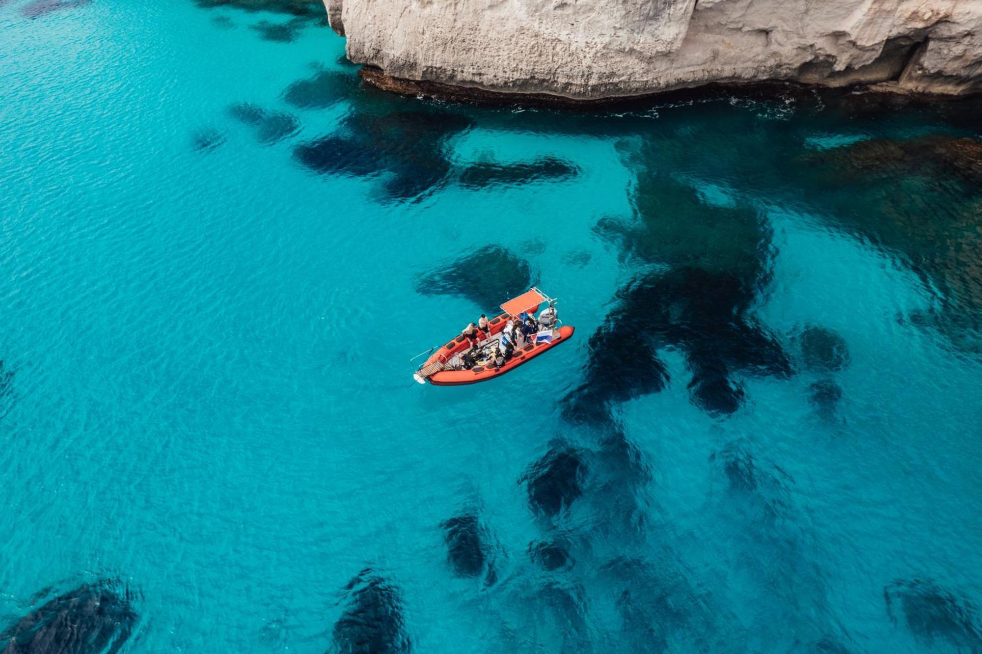 Lovely Hideaway With Pool And White Sand Beach アレナル・デン・カステル エクステリア 写真